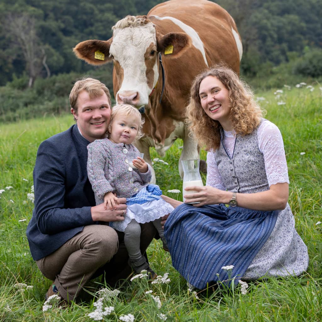 Die Familie auf der Weide.